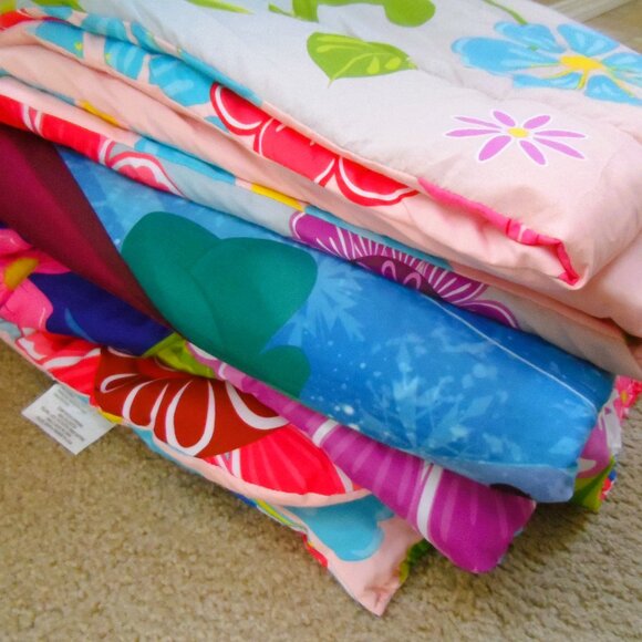 Frozen Floral Breeze Twin/Full Reversible Bedding Comforter - Picture 6 of 7